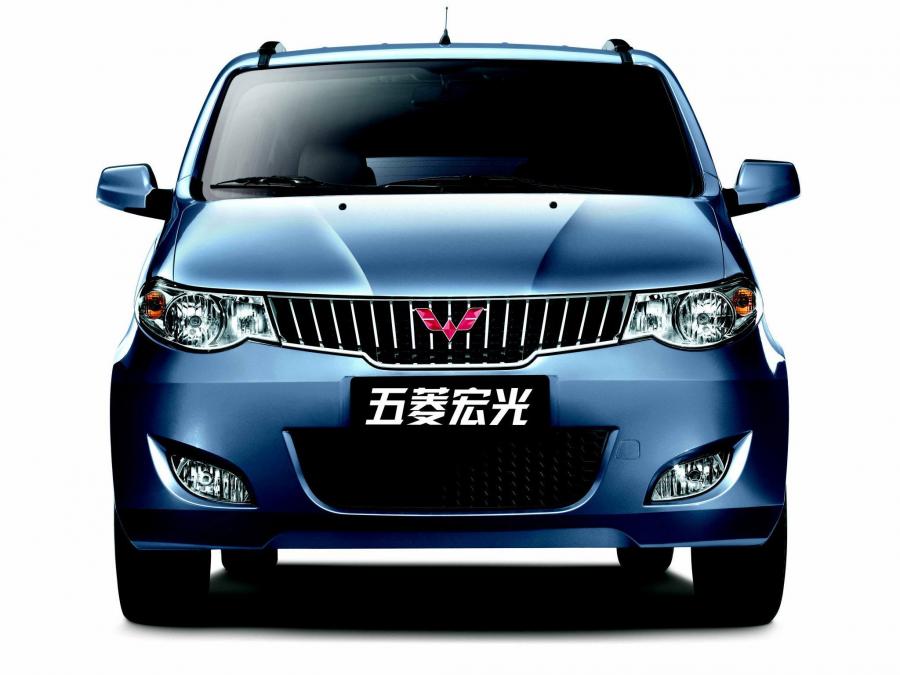  WuLing Hongguang (LZW6430/6431/6432) 2010 года  (фото 5 из 24)